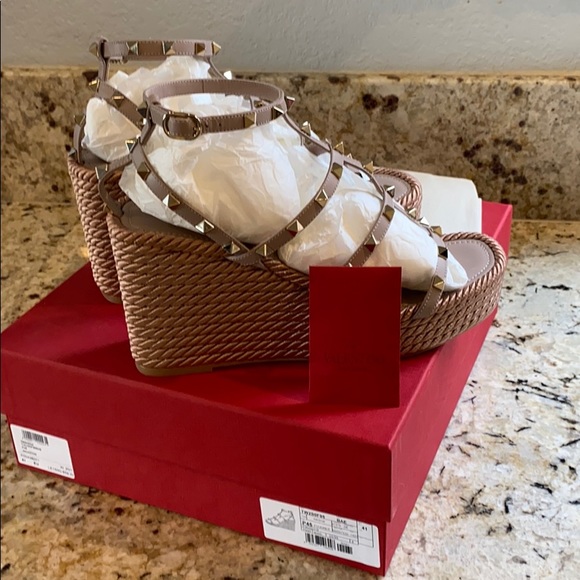 Gorgeous Valentino Leather Espadrille wedge sandal - Picture 17 of 17